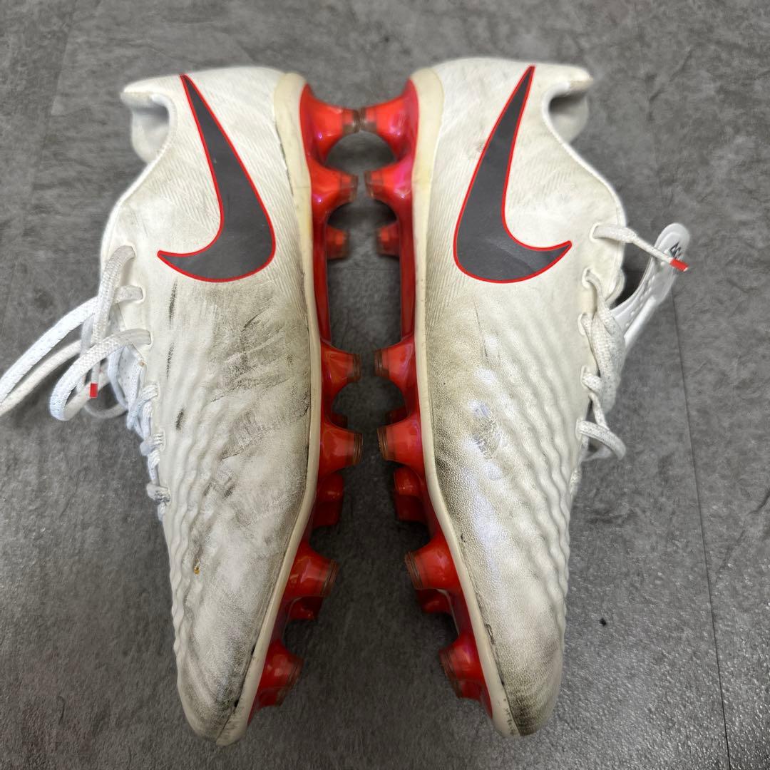 Nike マジスタACG