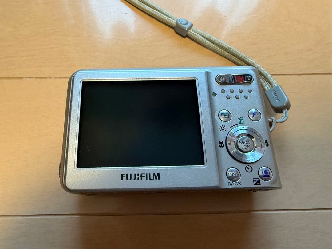 FinePixF31fd メモリーカード1GB 純正専用ケース付き