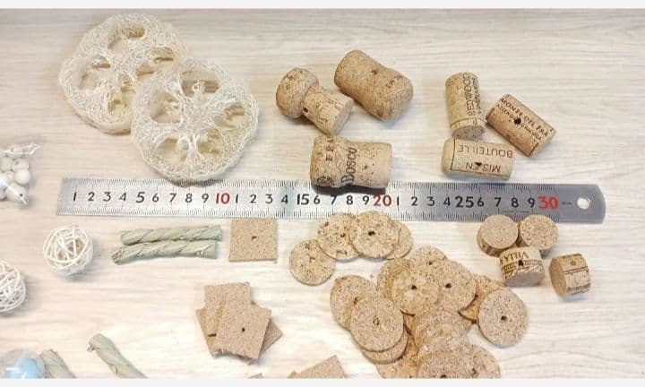 z6　コルク薄切り　インコ　ガジガジおもちゃ　バードトイ　バルサ　破壊系