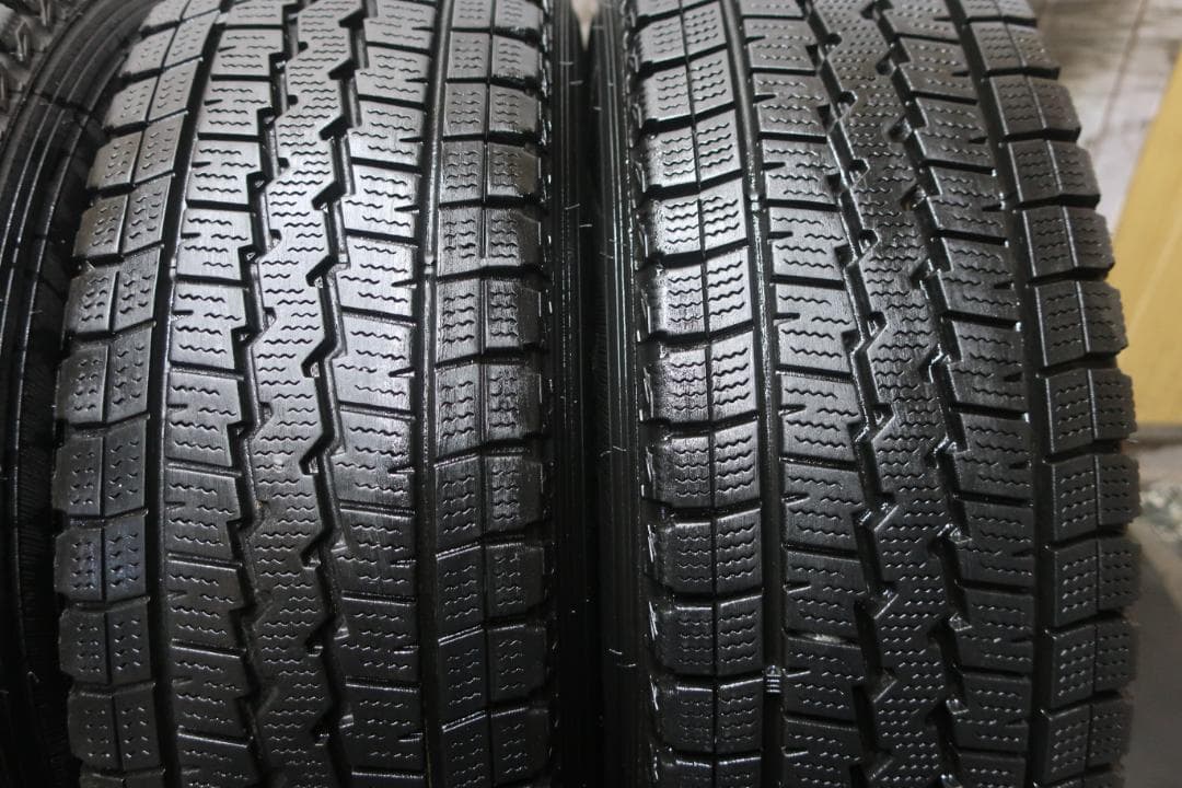 スタッドレス ダンロップ 195/80R15 バリ溝 トヨタ 200 ハイエース