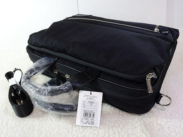 【新品・本物】TAKEO KIKUCHI　ビジネスバッグ/黒￥27,500-