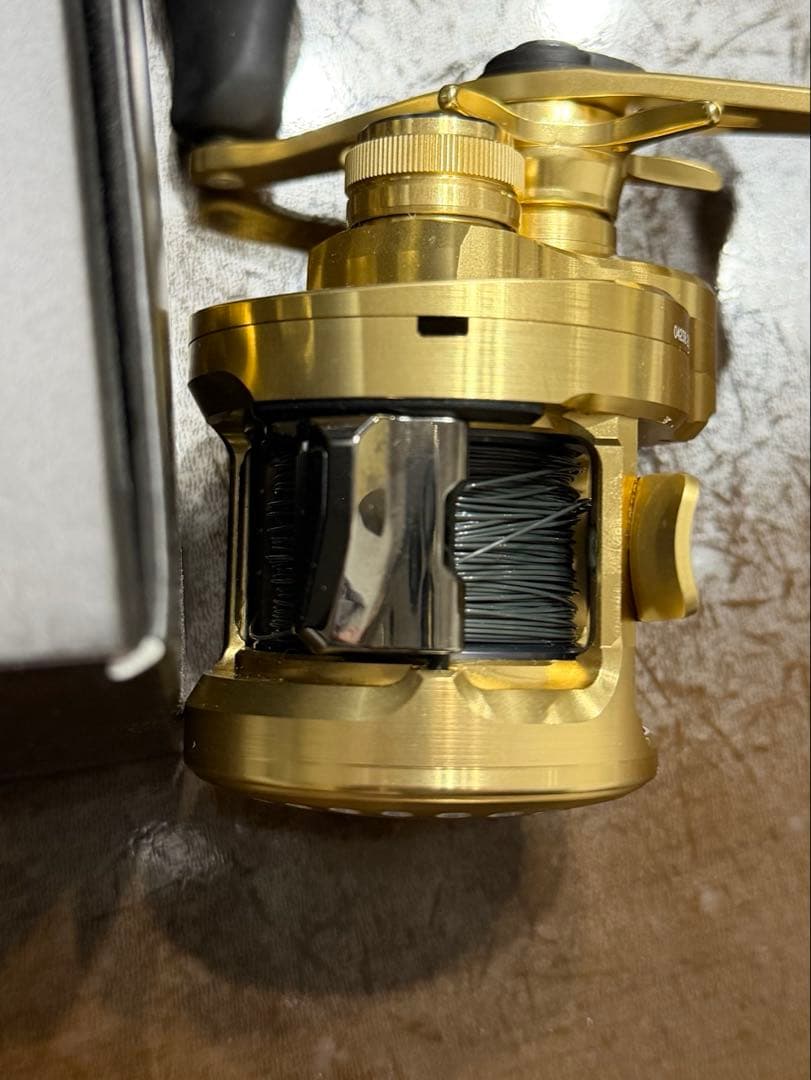 21カルカッタコンクエスト200HG シマノ　ベイトリール　美品