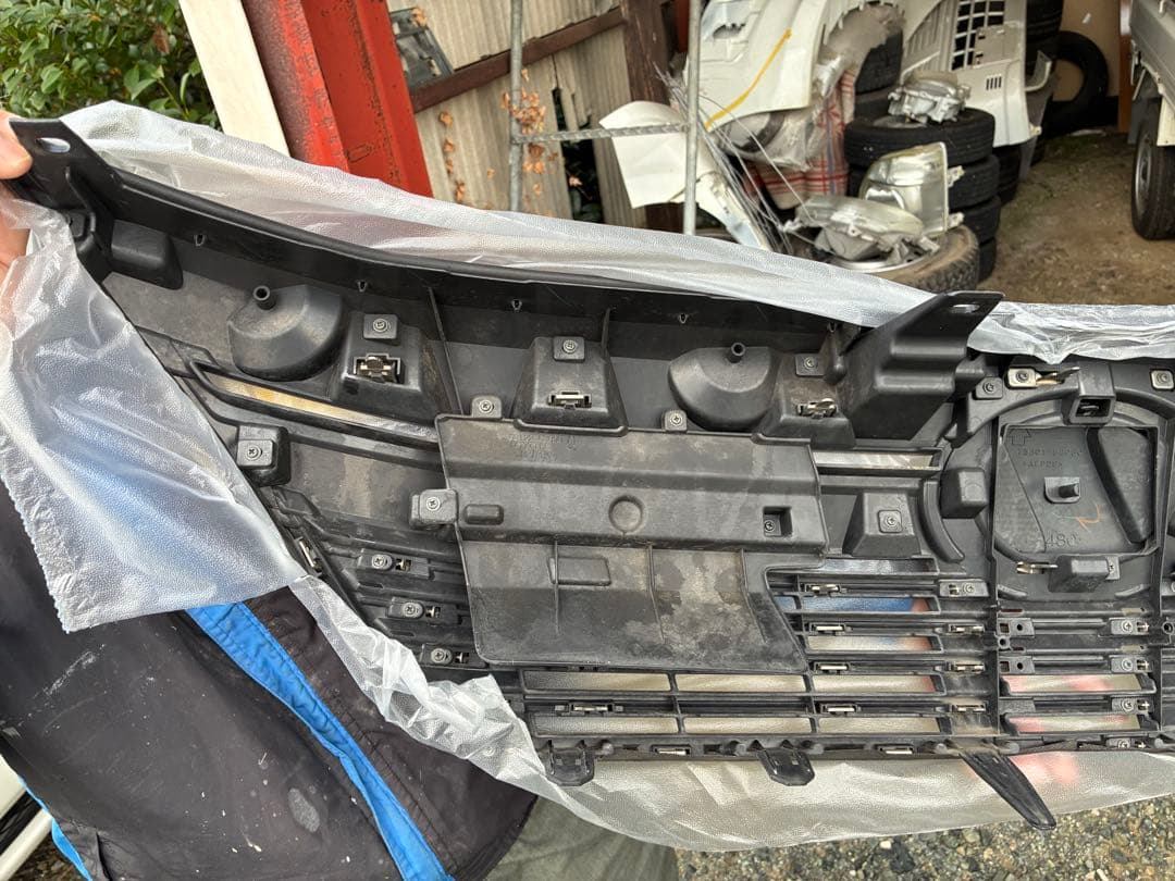 トヨタ ヴェルファイア　20後期　フロントグリル