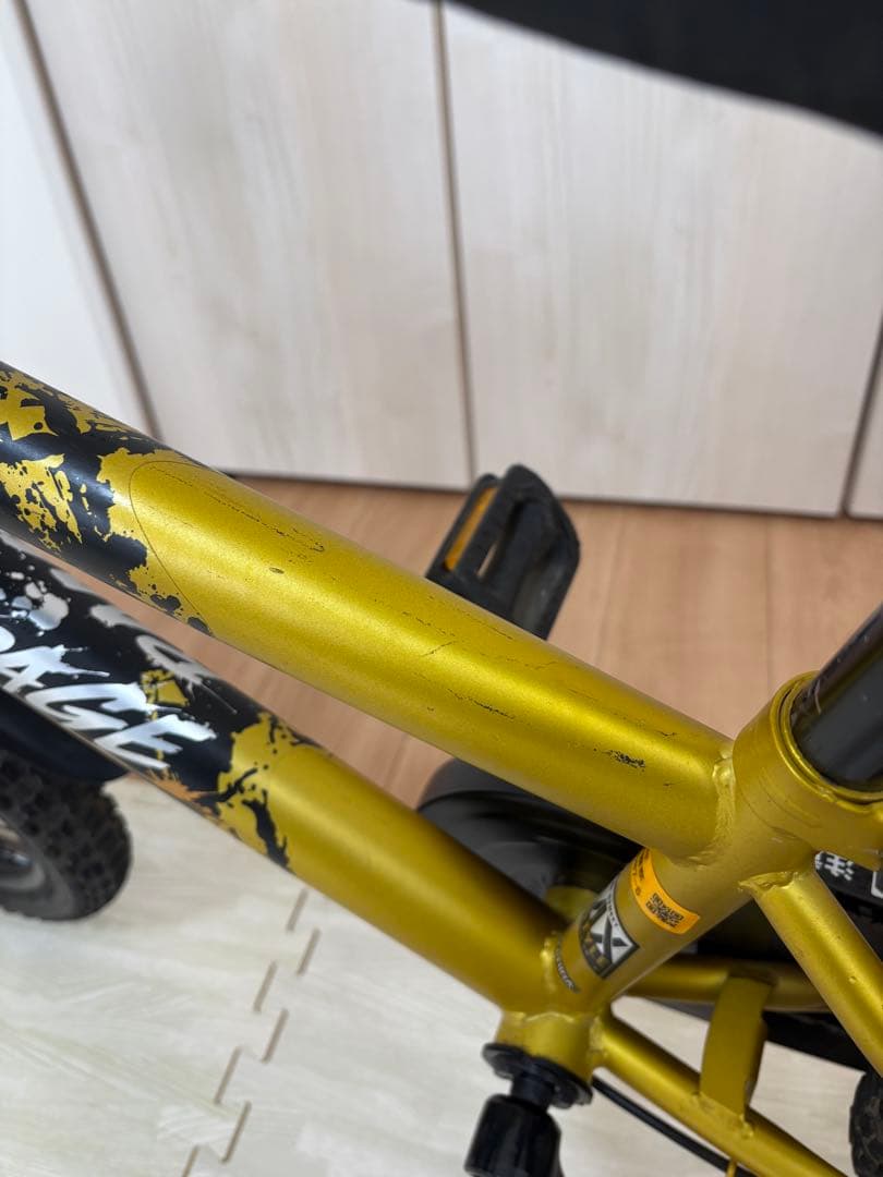 【引き取り限定】RAMPAGE キッズ自転車 18インチ ブラック/ゴールド