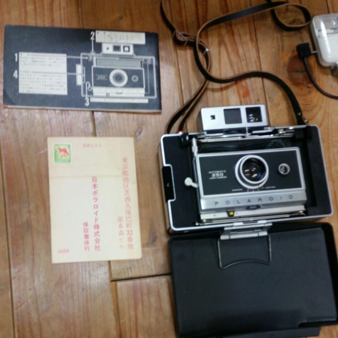 ポラロイドカメラ