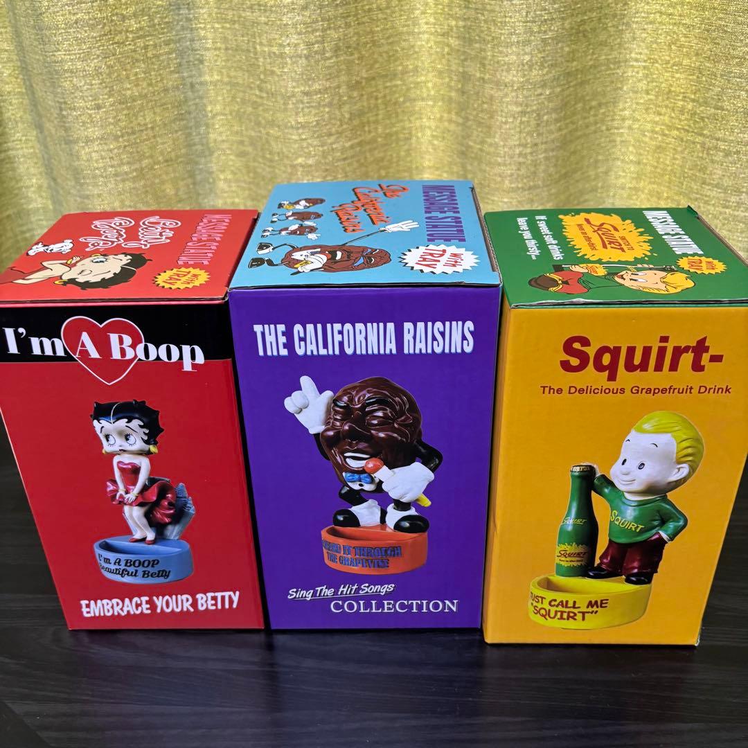 メッセージスタチュー　3体　MESSAGE RESIN TRAY STATUE