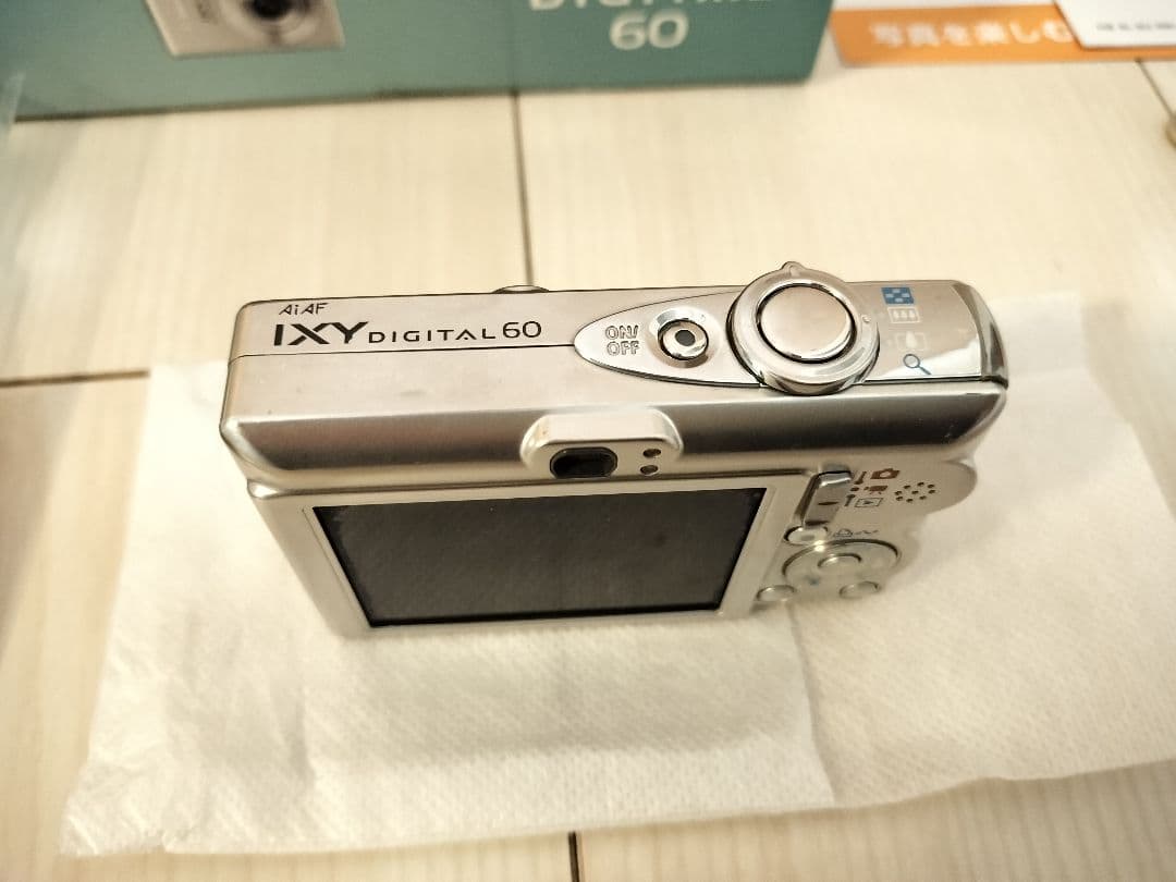 Canon IXY DIGITAL 60 本体と付属品
