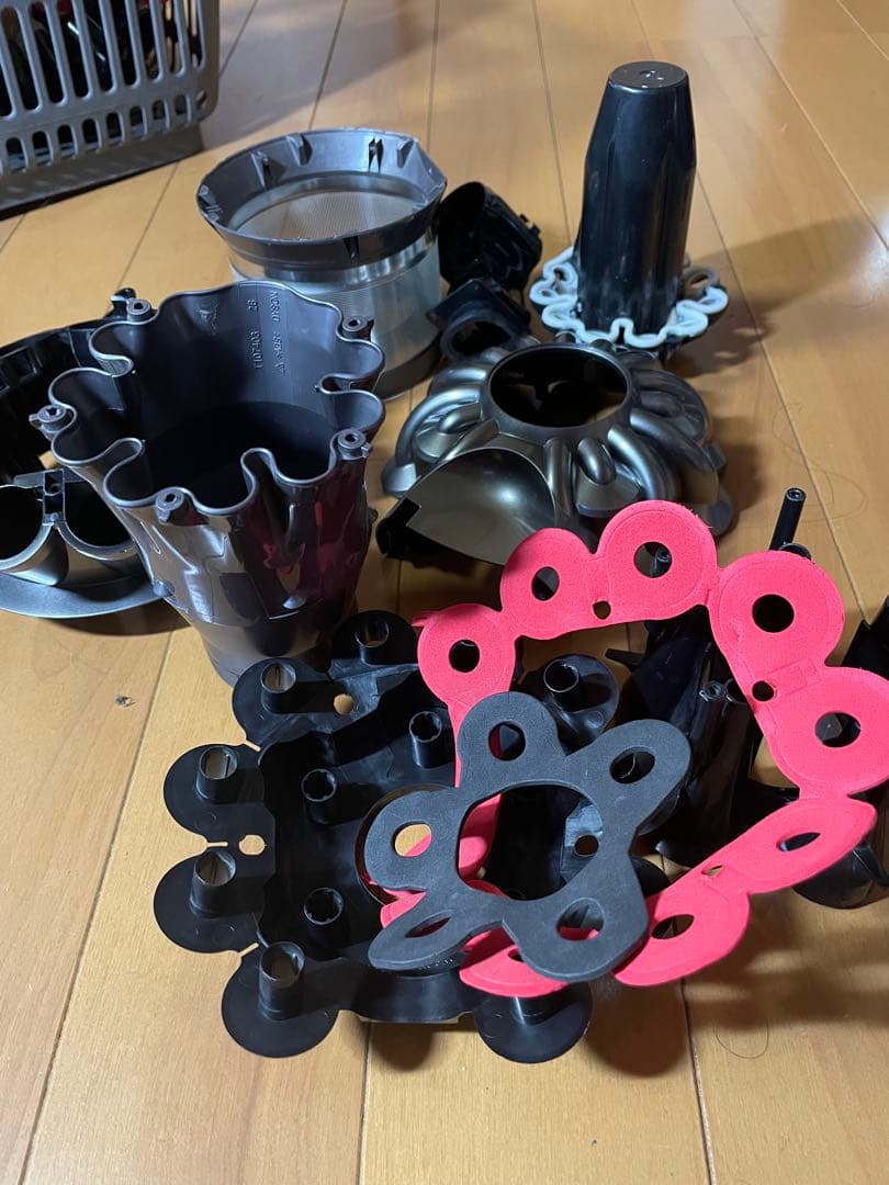 ダイソンV8 SV10Kコードレスクリーナー掃除機dyson