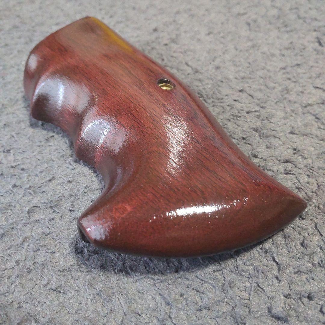 高級感ある木製グリップ マルシンM586装着品