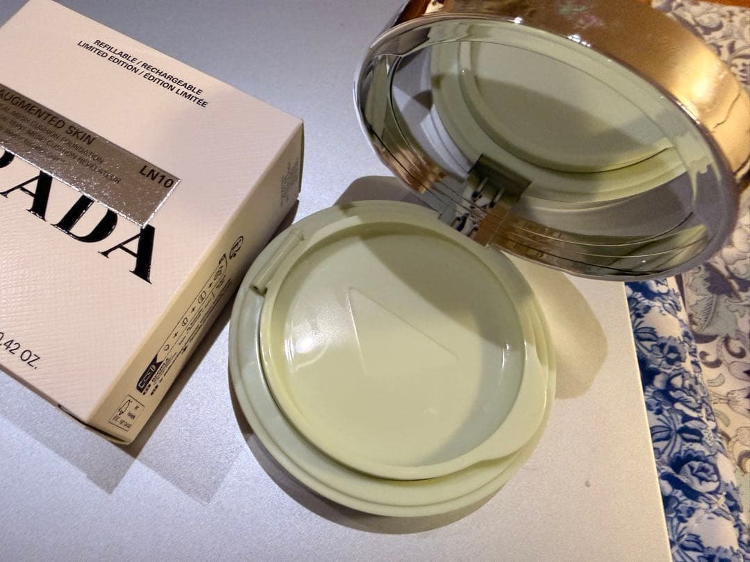 PRADA AUGMENTED SKIN クッションファンデ12g LN10