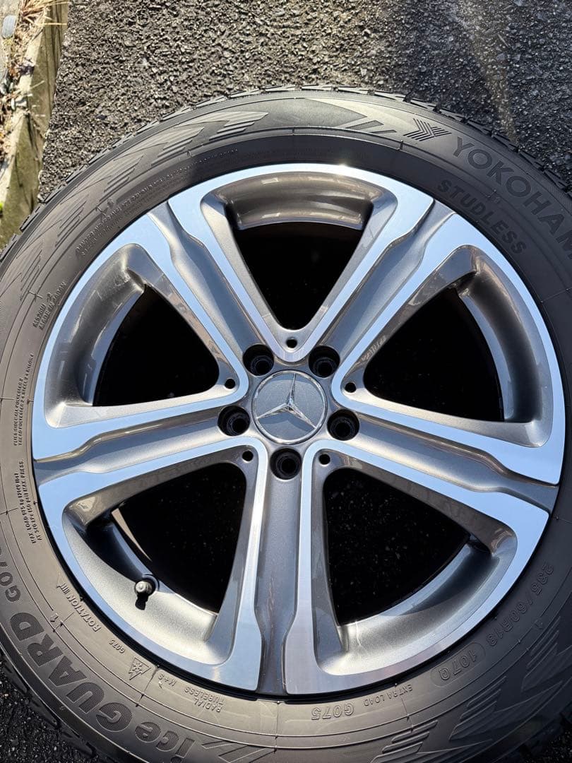 美品　ベンツ純正　GLC220d ヨコハマ 235/60R18 タイヤホイール