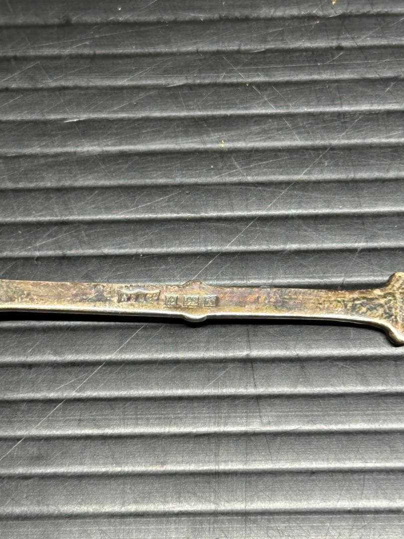 銀製？　西洋アンティーク　装飾スプーン15本セット　刻印多数　カトラリ