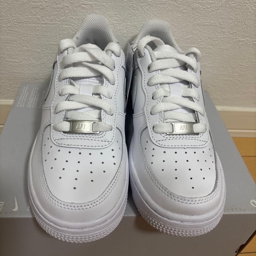 新品 NIKE AIRFORCE 1 LE (GS) 21cm