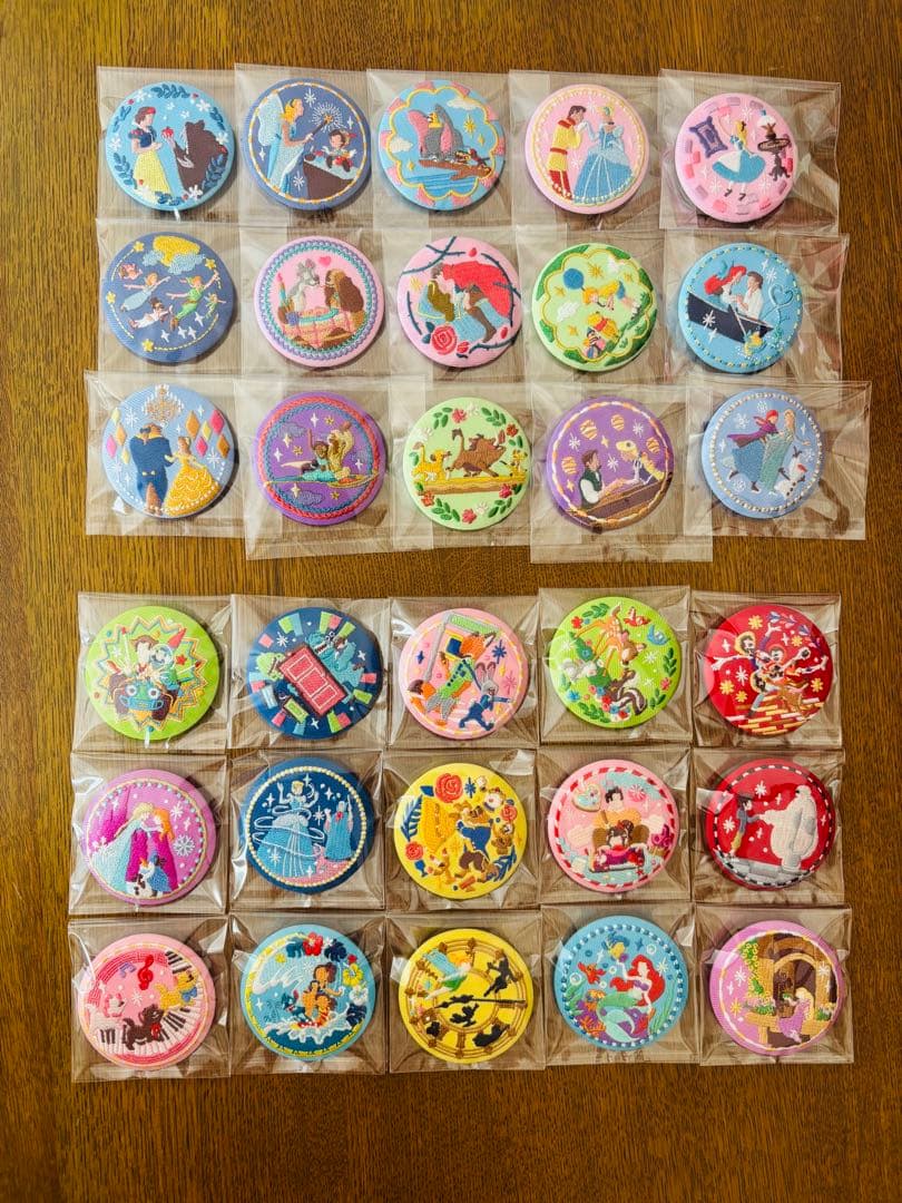 【全30種フルコンプ】ディズニー刺繍缶バッジ 第一弾・第二弾 コンプリートセット
