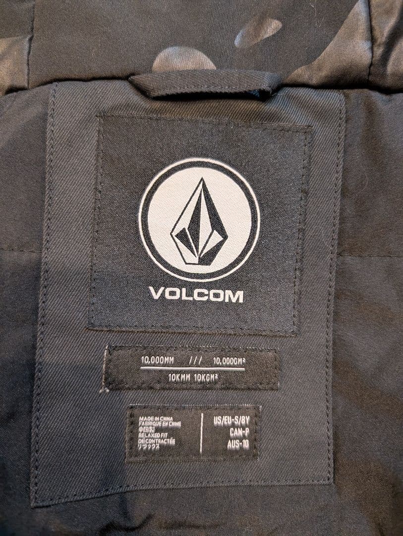 VOLCOM BURTON 子ども用スノーボードウェア　上下セット