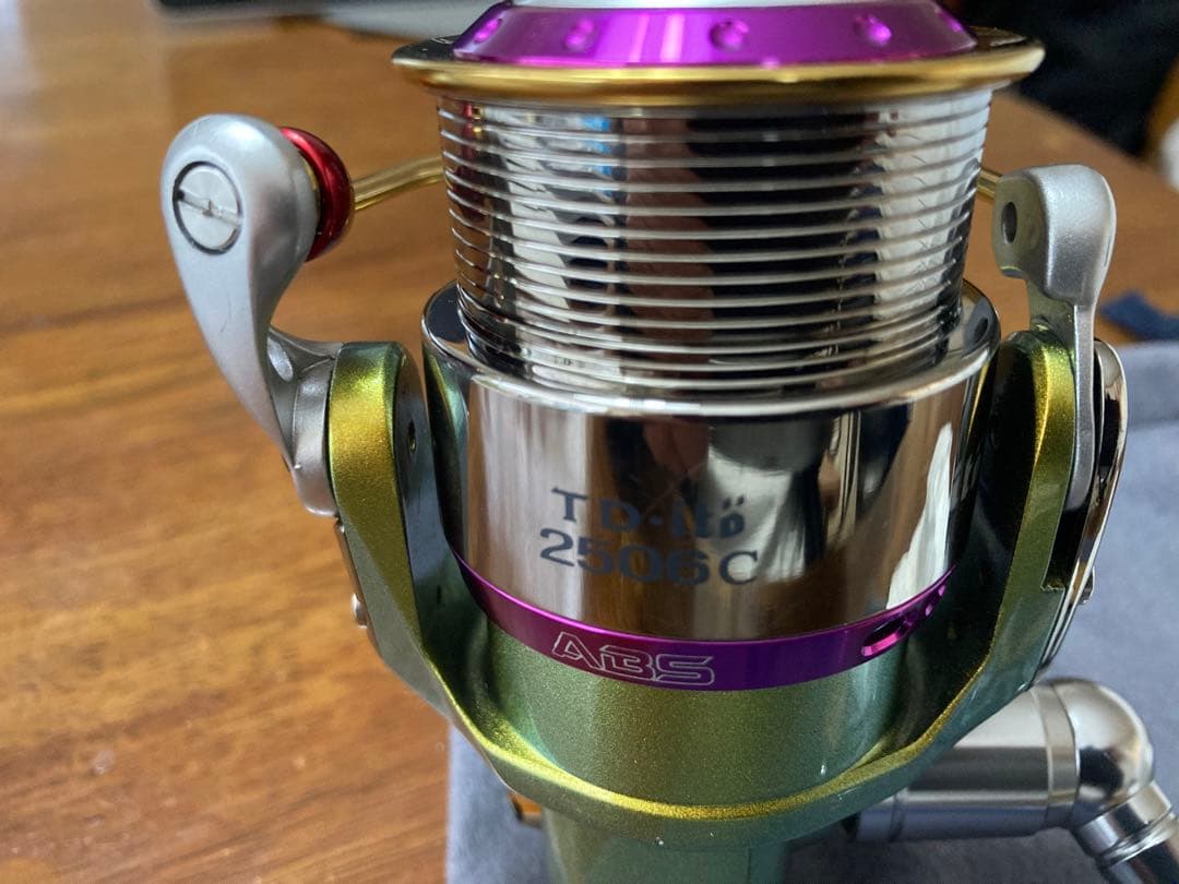 DAIWA スピニングリール メガバスTD-ito 2506C 限定生産品