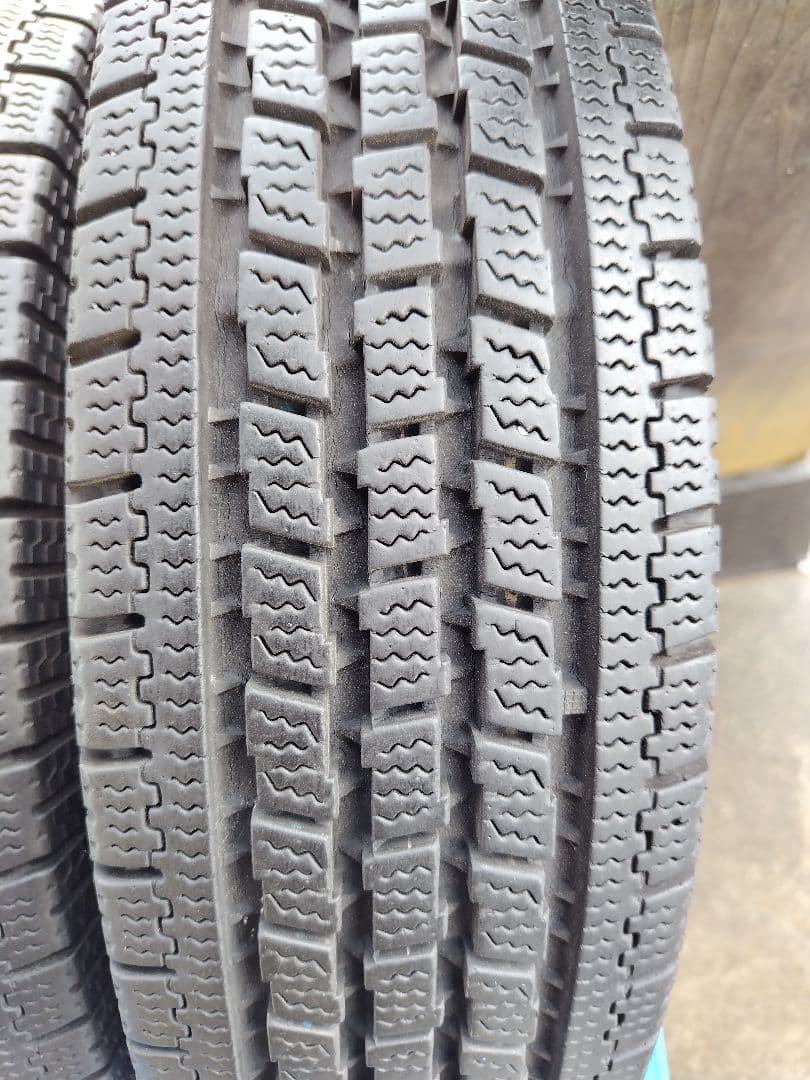 145/80R12・LT【2/2】軽トラ用スタッドレス・鉄ホイール付、２本分割