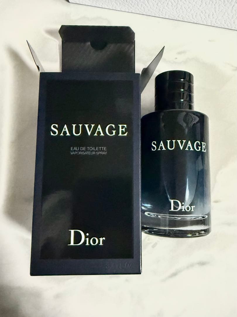 Dior ソバージュ　香水　オードゥトワレ　100ml