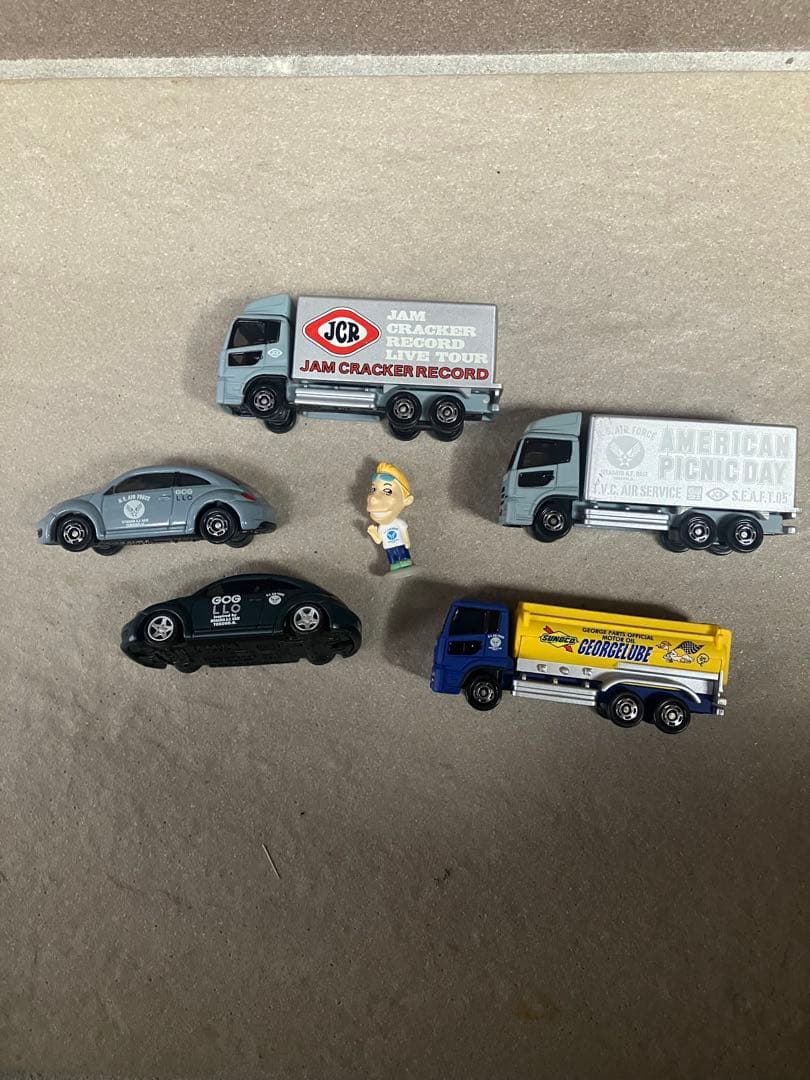 世田谷ベースミニカー5台セット【所さんストラップ付き】