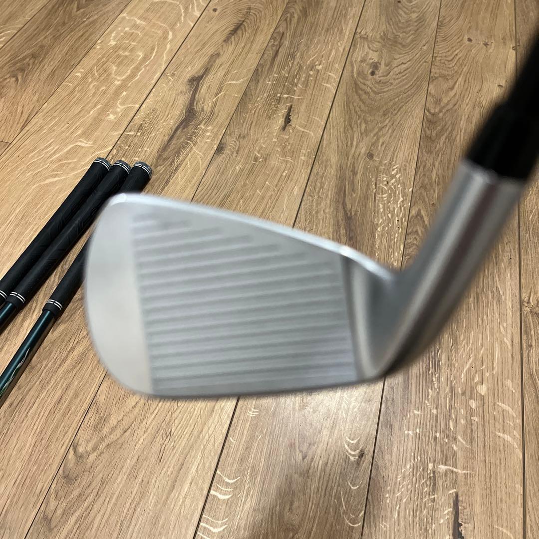 ゼクシオ　エックスアイアン　２０２２　カーボンシャフト　ダンロップ ゴルフ