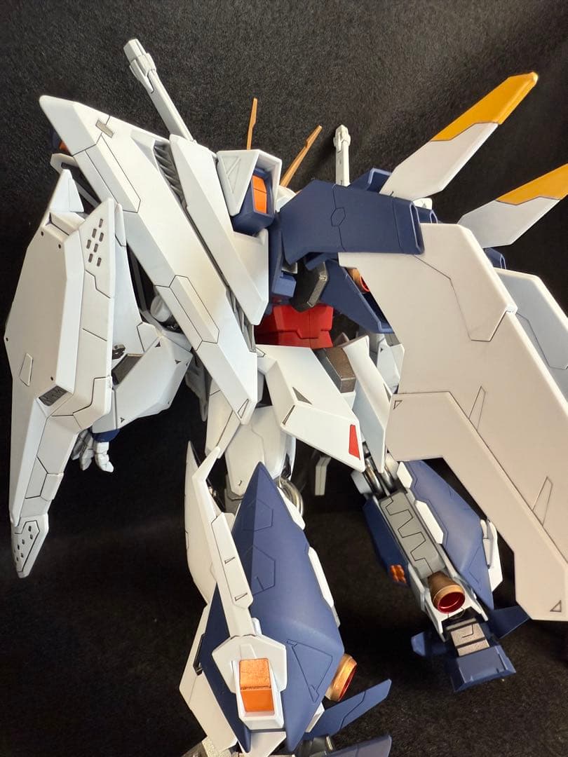 HGクスィーガンダム　完成品　白以外全塗装