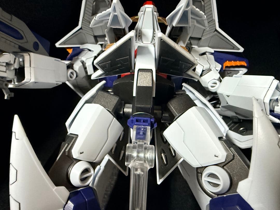 HGクスィーガンダム　完成品　白以外全塗装