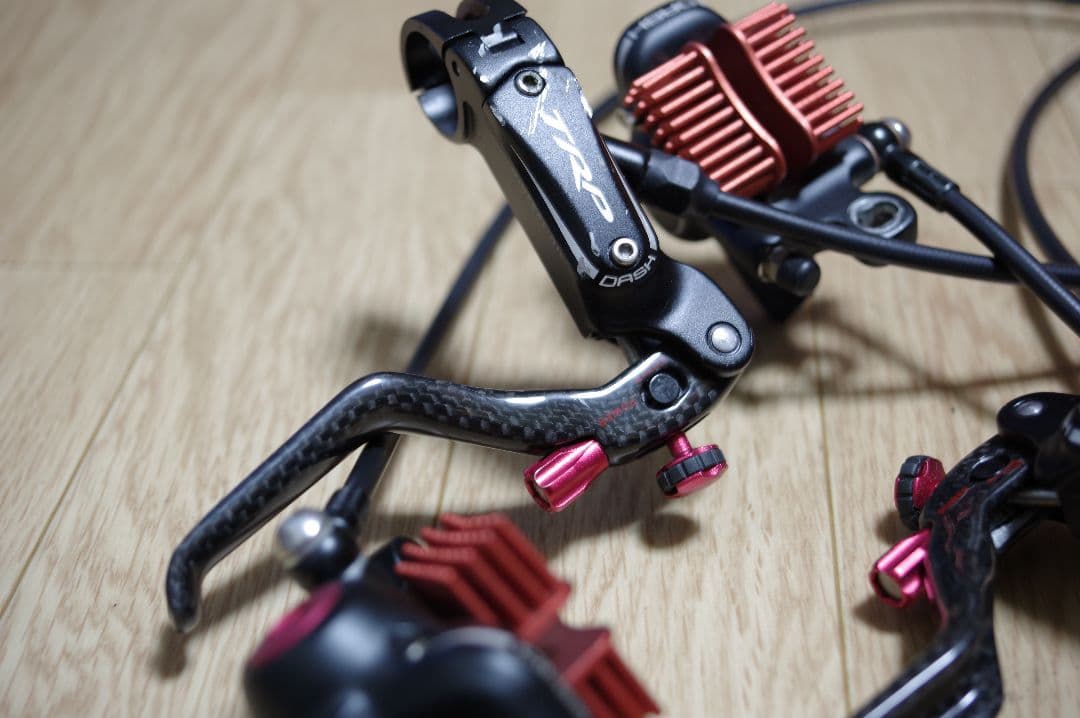 TRP DASH CARBON　油圧ディスクブレーキ　MTB