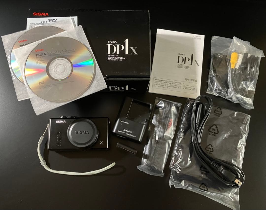 ジャンク美品　SIGMA DP1x コンパクトデジタルカメラ　バッテリー２個付
