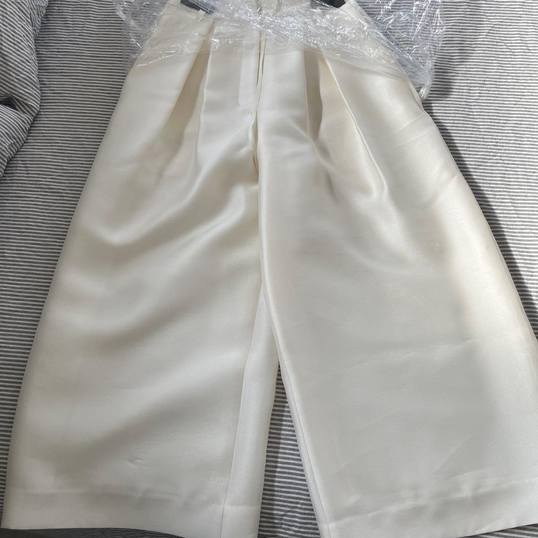 heve サテンフレアガウチョパンツ　白36