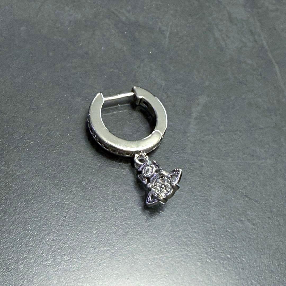コ2/Vivienne Westwood/片耳ピアス/フープピアス/シルバー