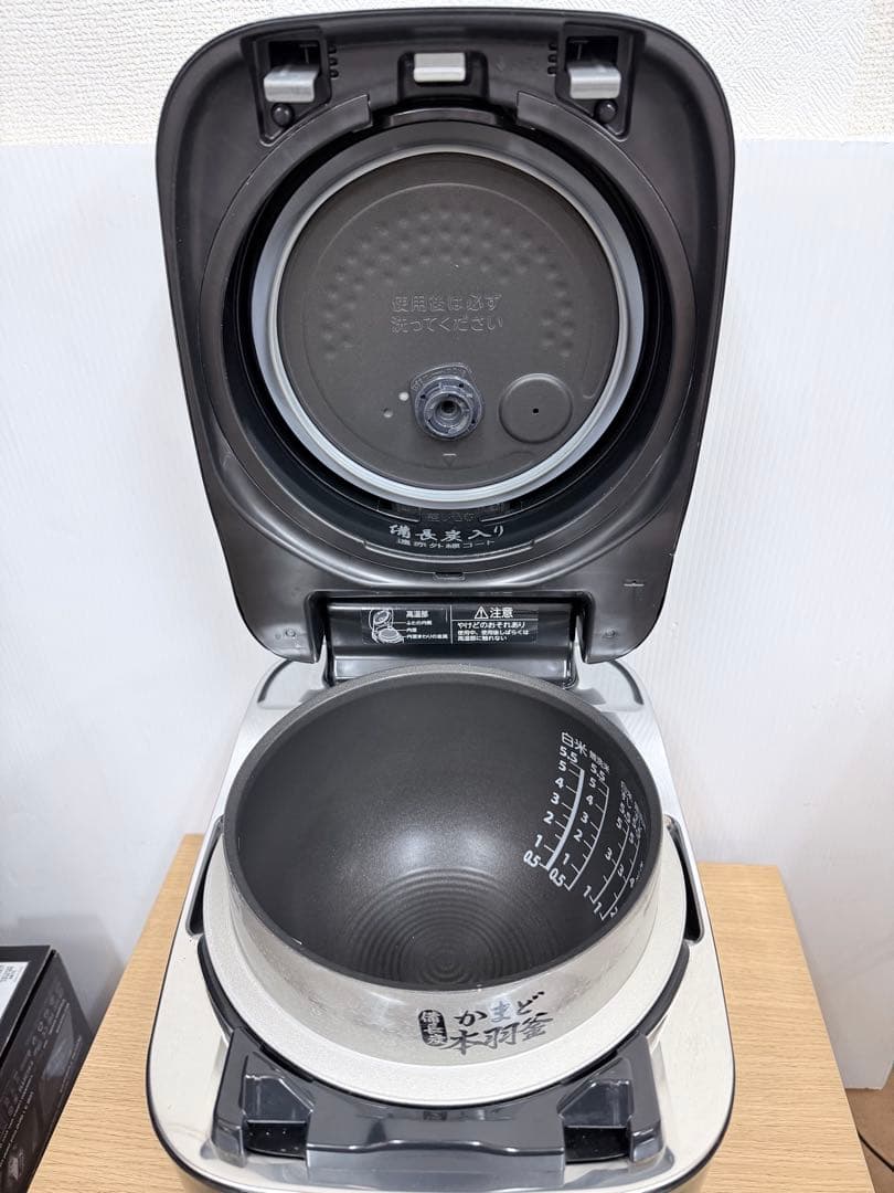 東芝 真空圧力IH炊飯器 RC-10ZWM 2019年製