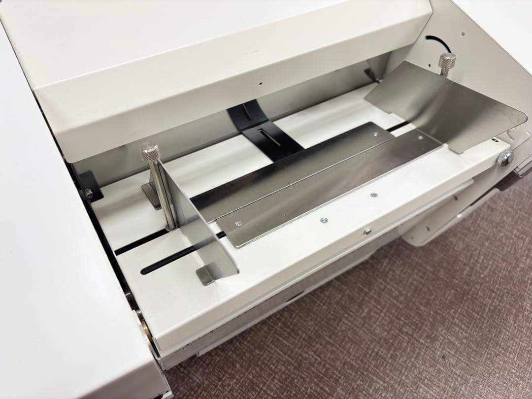 ライオン事務器 LION製 LF-S620 卓上紙折り機