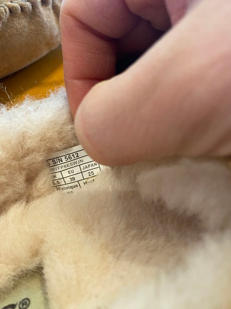 UGG アグ　ベージュ スウェード モカシン