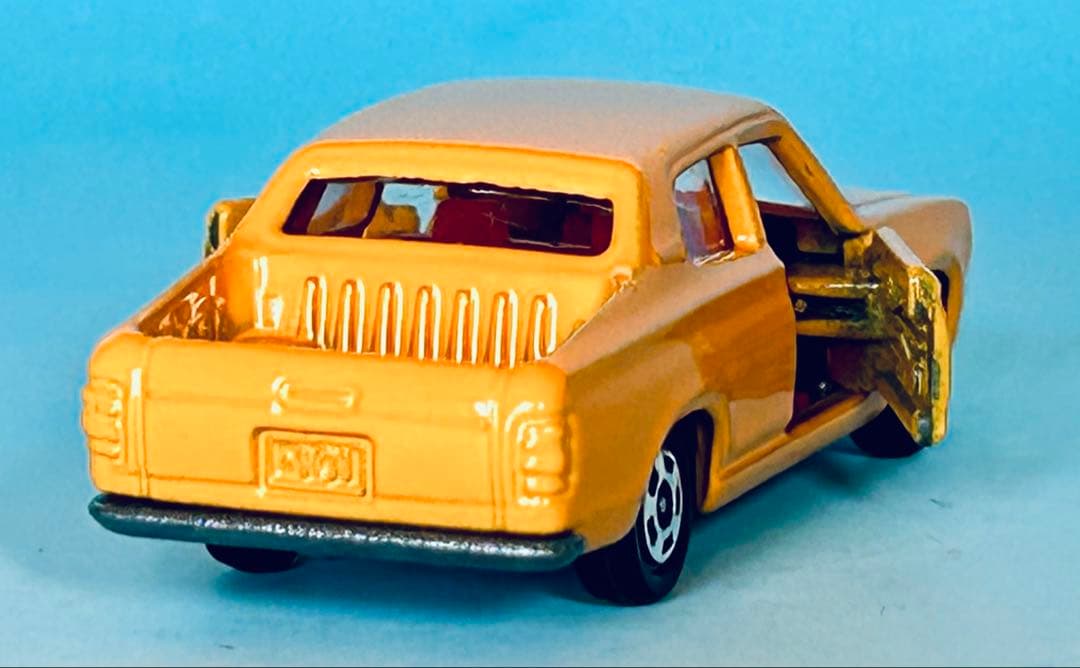 トミカ黒箱 96 ダットサン ピックアップ