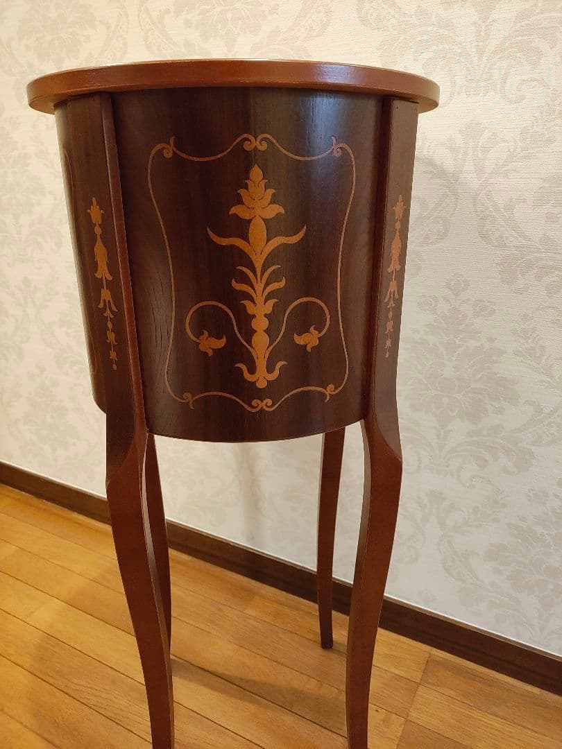 象嵌ベッドサイドテーブル①