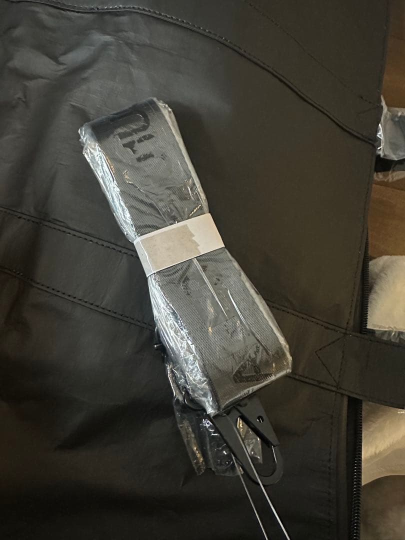 値下げしました！【新品】1PIU1UGUALE3 ブラック トートバッグ