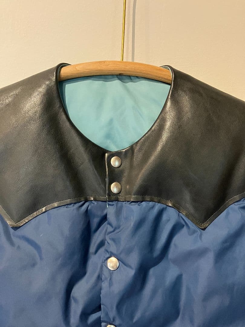 ロッキーマウンテンフェザーベッド×スリーラバーズ　ダウンベスト