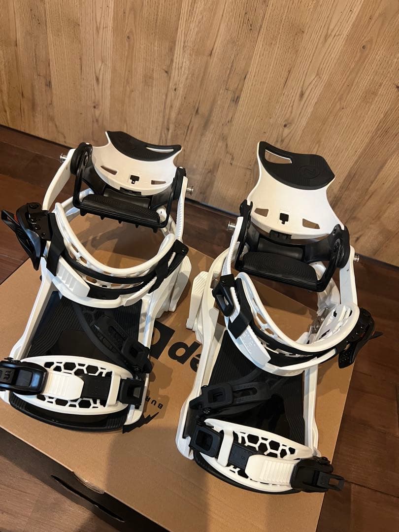 Supermatic ビンディング ホワイト