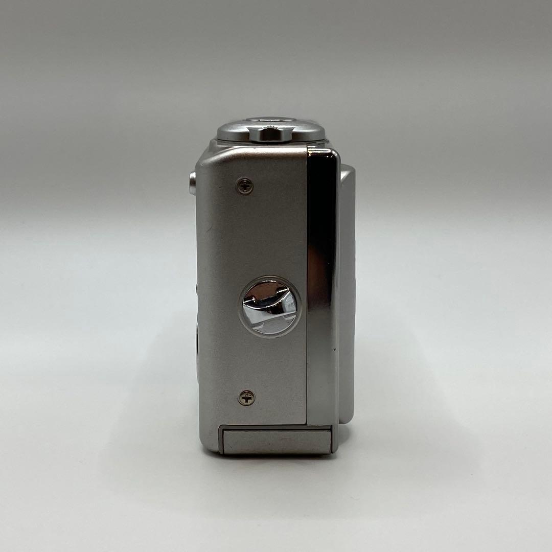 美品・動作OK✨FUJIFILM FinePix F11 デジカメ