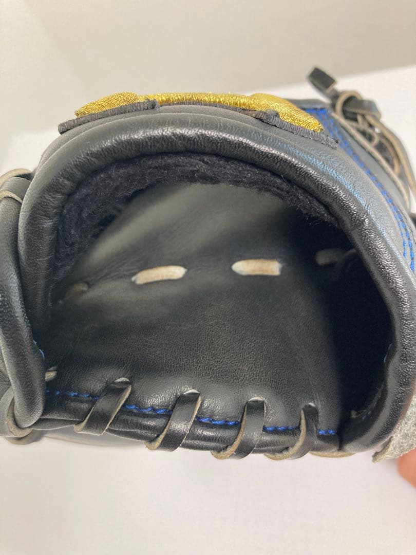 【美品】Under Armour 野球グローブ 黒/金