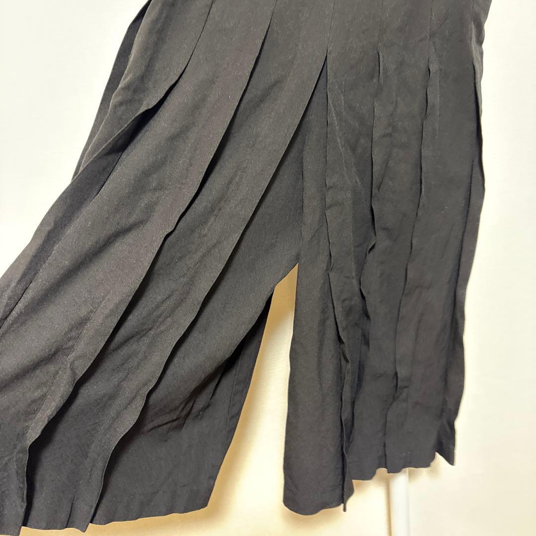 コムデギャルソン 黒のプリーツ袴パンツ