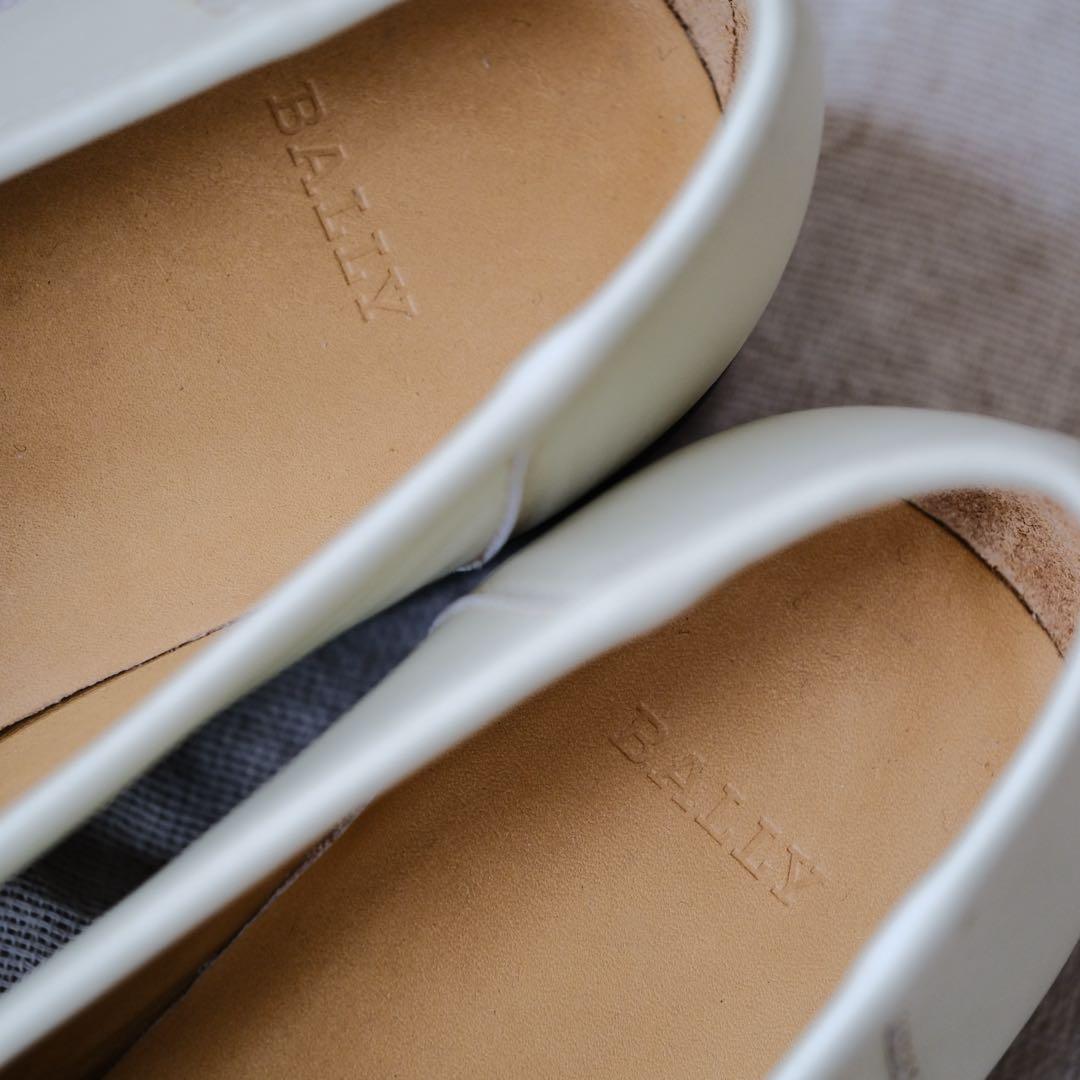 極美品BALLYバリーロゴアイボリーカーフスクエアローファー38EU/75US