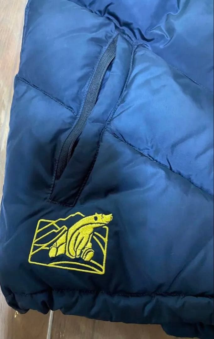 新品未使用に近い　adidas 中綿入りダウンベスト 紺／オレンジ　O