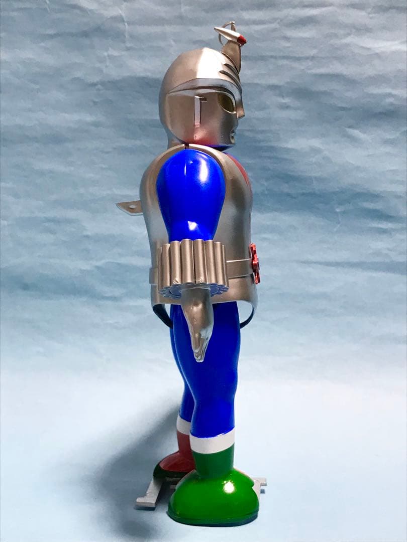 アオシマ　流星人間ゾーン　プラモデル　ゼンマイ動力　塗装済み　ジャンク品　昭和