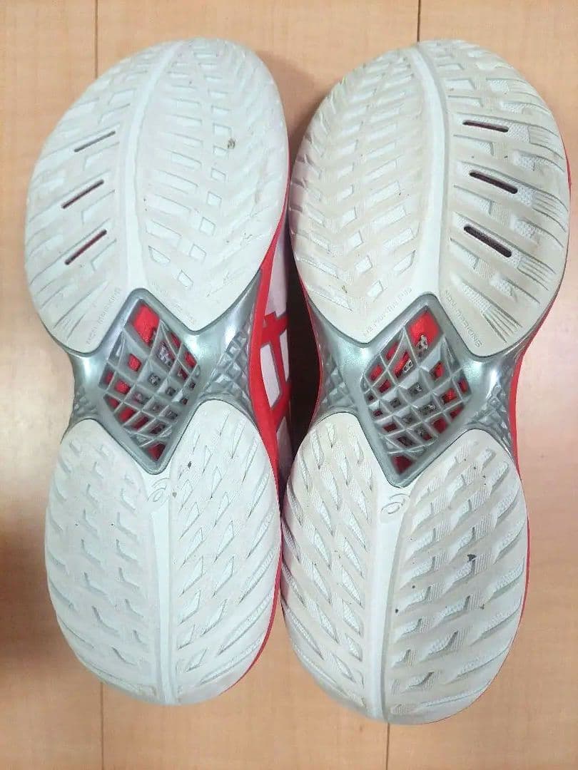 【美品】23.5 ASICS バレーボールシューズ V-swiftFF 2