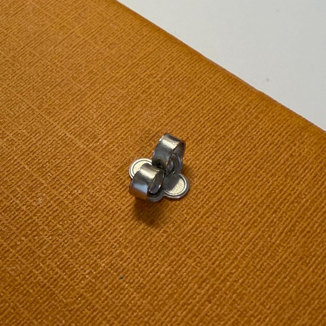 ピアス LV アイコニック ストラス