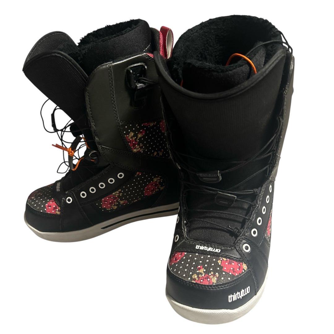 美品　Thirty Two 86 FT スノーボードブーツ　US6.5 総柄