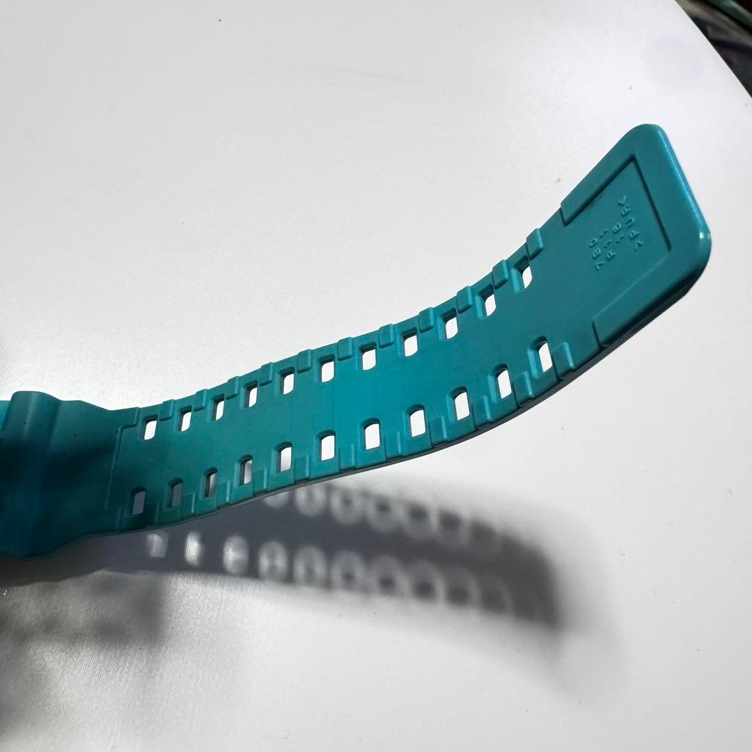 CASIO G-SHOCK 腕時計 GA-110B ハイパーカラー　水色