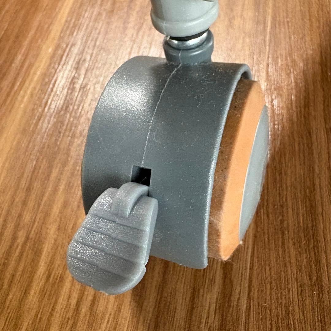 Mozalida折りたたみベビーベッド グレー　メッシュカバー付き