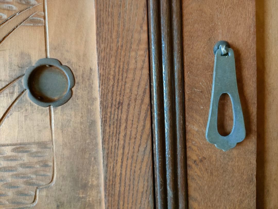 レトロな箪笥　幅122cm 高さ170cm 奥行42cm